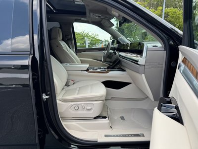 صورة مصغرة 34 لـ 2025 Cadillac ESCALADE