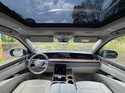 صورة مصغرة 24 لـ 2025 Cadillac ESCALADE
