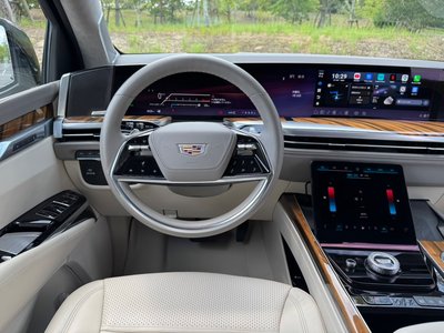 صورة مصغرة 30 لـ 2025 Cadillac ESCALADE