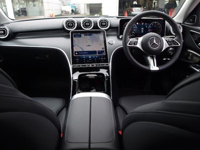 2025 Mercedes-BENZ C-CLASS thumbnail 31