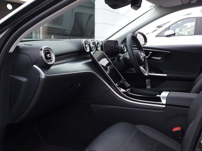 2025 Mercedes-BENZ C-CLASS photo 8
