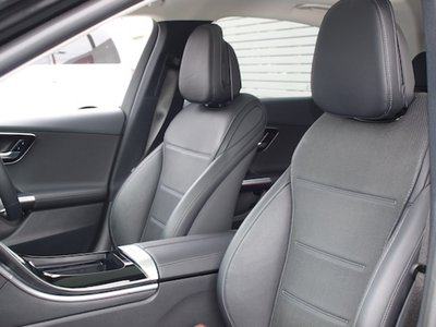2025 Mercedes-BENZ C-CLASS photo 10