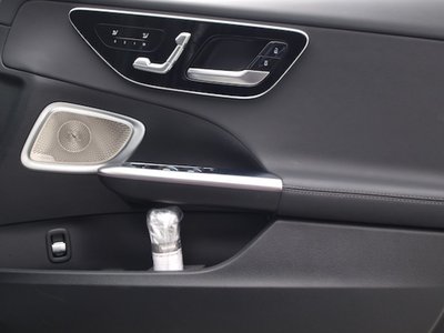 2025 Mercedes-BENZ C-CLASS photo 13
