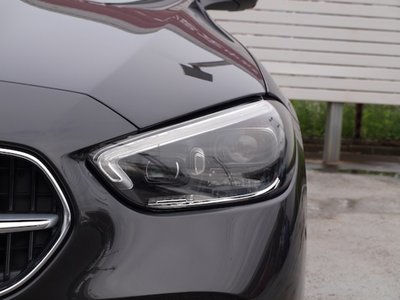 2025 Mercedes-BENZ C-CLASS photo 4