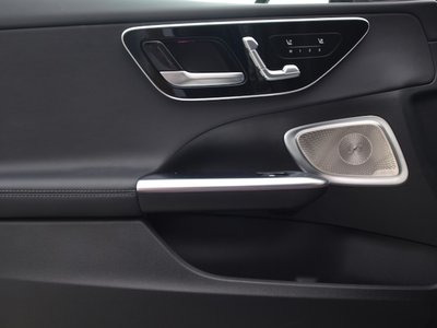 2025 Mercedes-BENZ C-CLASS photo 7