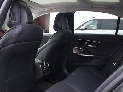 2025 Mercedes-BENZ C-CLASS photo 9