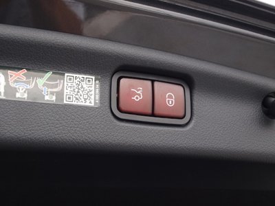 2025 Mercedes-BENZ C-CLASS thumbnail 39
