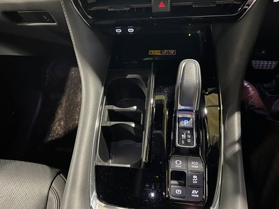 صورة 15 لـ 2025 Toyota ALPHARD
