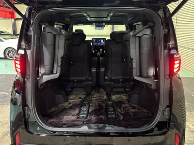صورة 66 لـ 2025 Toyota ALPHARD