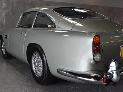 1963 Aston Martin DB4 — фото 16