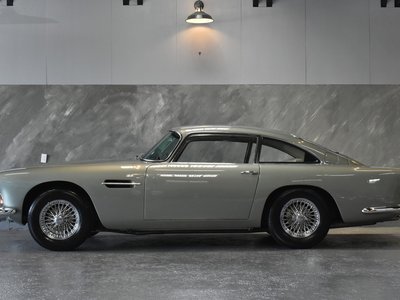 1963 Aston Martin DB4 — фото 3