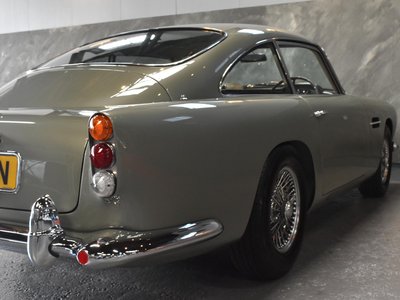 1963 Aston Martin DB4 — фото 15