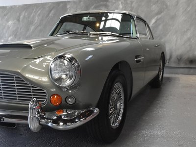 1963 Aston Martin DB4 — фото 7