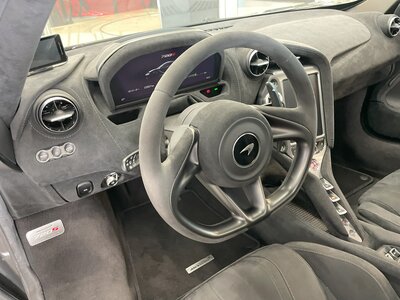 صورة 22 لـ 2019 Mclaren 720S SPIDER