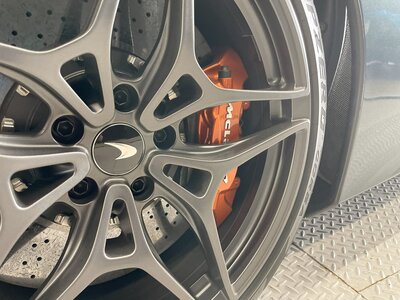 صورة 20 لـ 2019 Mclaren 720S SPIDER