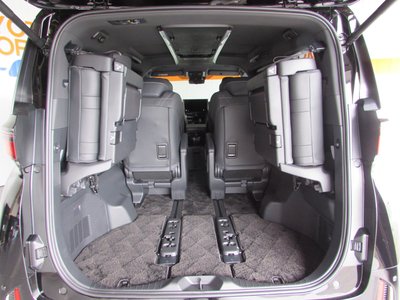 2025 Toyota VELLFIRE photo 12