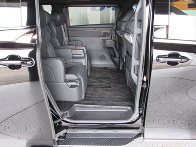 2025 Toyota VELLFIRE photo 11