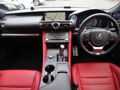 صورة 13 لـ 2021 Lexus RC