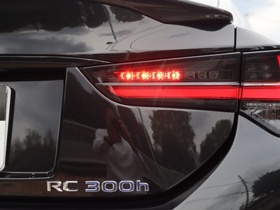 صورة 19 لـ 2021 Lexus RC
