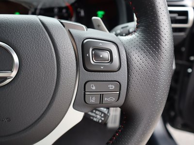 صورة 63 لـ 2021 Lexus RC
