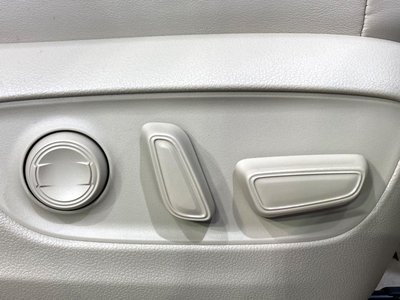 صورة مصغرة 44 لـ 2023 Toyota LAND CRUISER 300