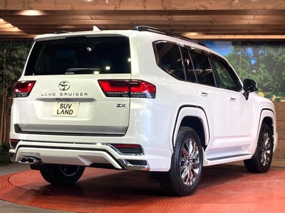 صورة مصغرة 17 لـ 2023 Toyota LAND CRUISER 300