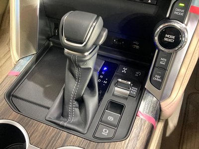 صورة مصغرة 48 لـ 2023 Toyota LAND CRUISER 300