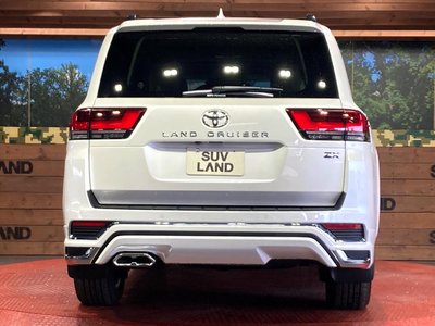 صورة مصغرة 15 لـ 2023 Toyota LAND CRUISER 300