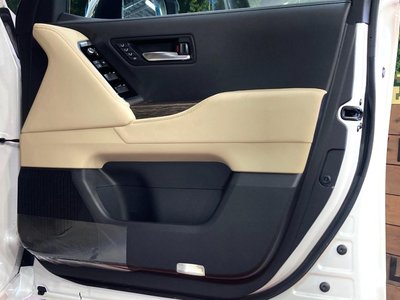 صورة مصغرة 42 لـ 2023 Toyota LAND CRUISER 300