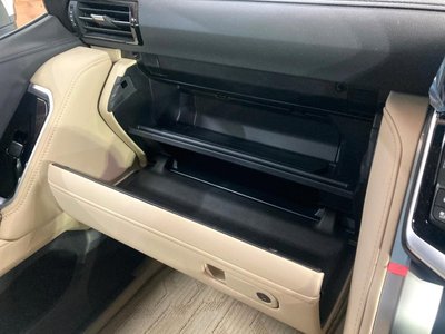 صورة مصغرة 49 لـ 2023 Toyota LAND CRUISER 300