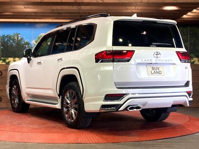 صورة مصغرة 30 لـ 2023 Toyota LAND CRUISER 300