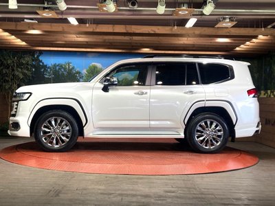 صورة مصغرة 31 لـ 2023 Toyota LAND CRUISER 300