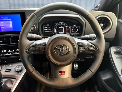 صورة 34 لـ 2024 Toyota GR YARIS