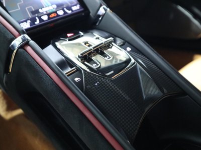 صورة 8 لـ 2021 Ferrari ROMA