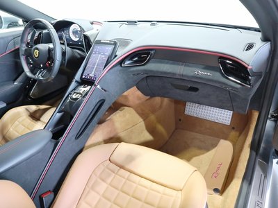 صورة 13 لـ 2021 Ferrari ROMA
