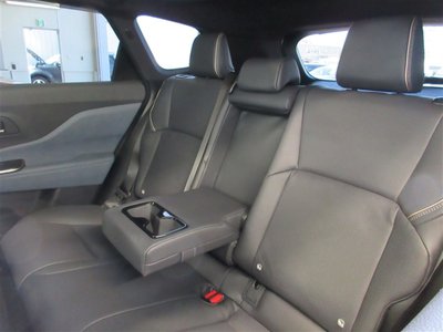 صورة 13 لـ 2025 Toyota CROWN ESTATE