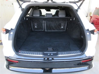 صورة 16 لـ 2025 Toyota CROWN ESTATE