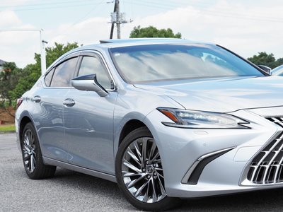 2023 Lexus ES photo 10