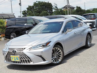 2023 Lexus ES photo 4