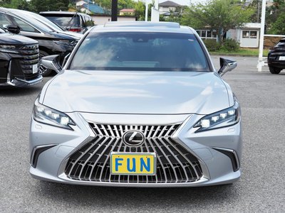 2023 Lexus ES photo 2