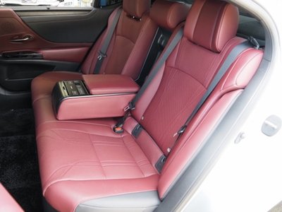 2023 Lexus ES thumbnail 27
