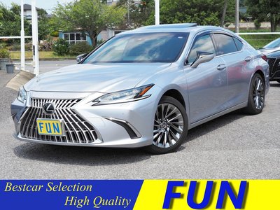 2023 Lexus ES photo 1