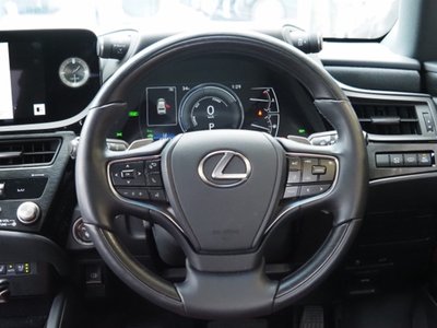 2023 Lexus ES thumbnail 32