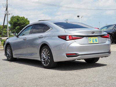 2023 Lexus ES photo 6
