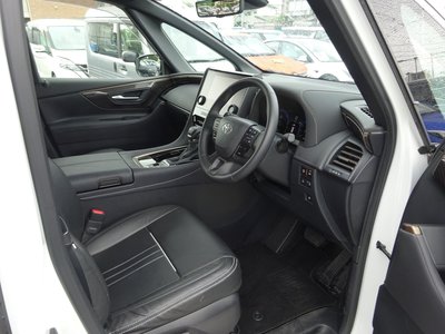 صورة 36 لـ 2025 Toyota ALPHARD