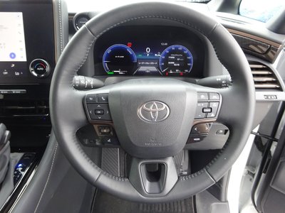 صورة 31 لـ 2025 Toyota ALPHARD