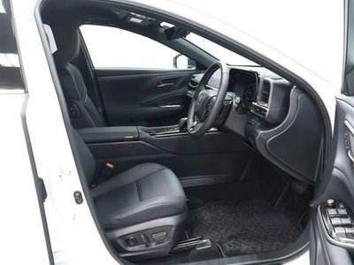 2026 Toyota CROWN ESTATE photo 15