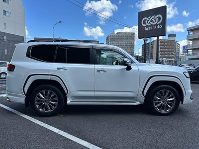 2023 Toyota LAND CRUISER 300 — фото 10