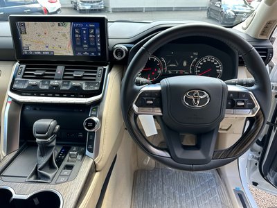 2023 Toyota LAND CRUISER 300 — фото 15