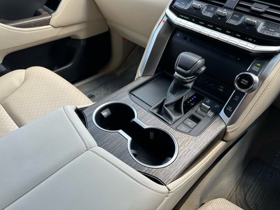 2023 Toyota LAND CRUISER 300 — фото 18